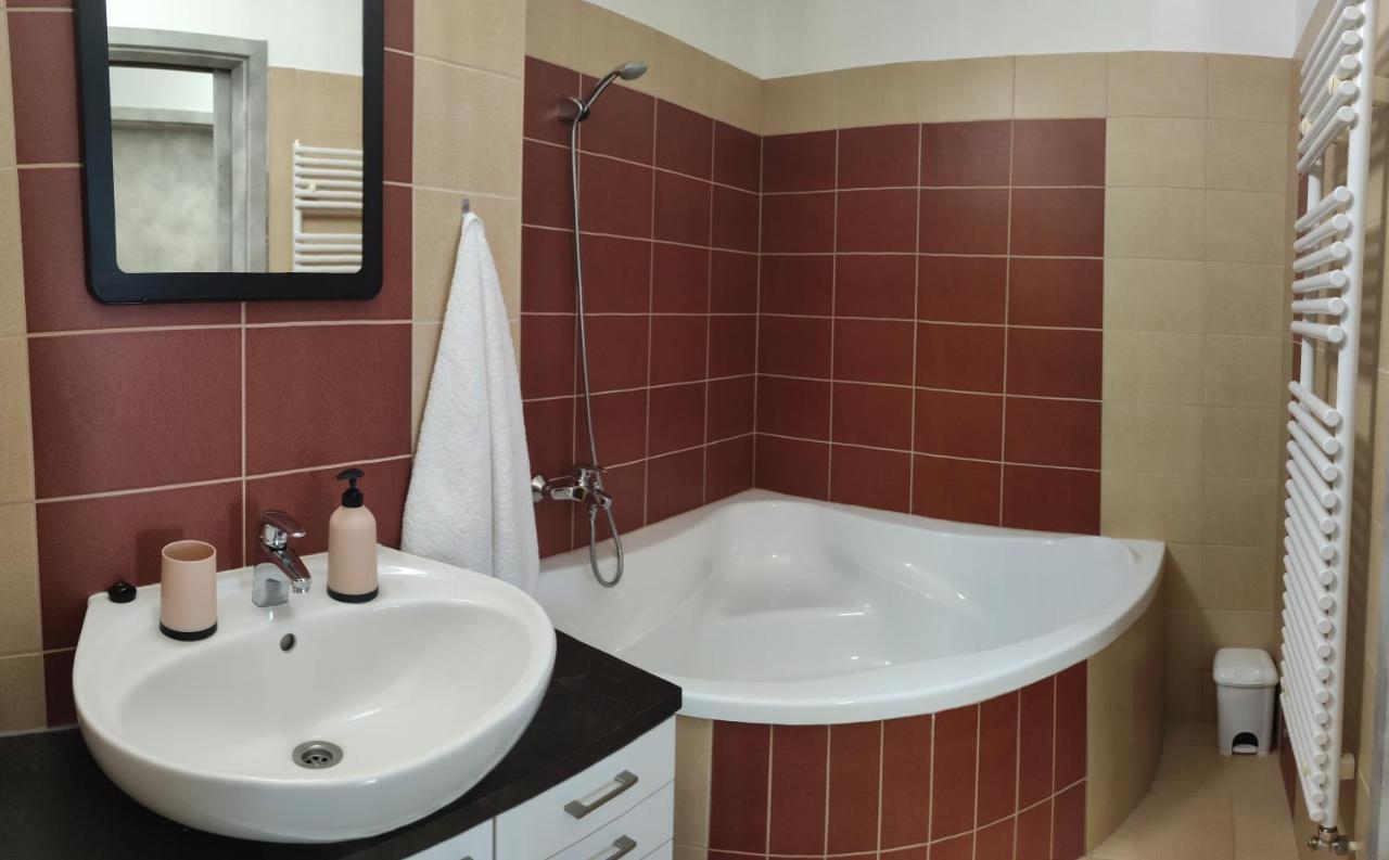 Ikon Apartman Hajdúszoboszló Exterior foto